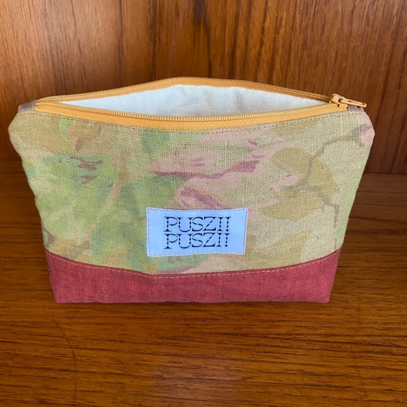 Handmade Quilted Zipper Pouch - Makeup Bag - Toiletry Bag - Picture 7 of 11